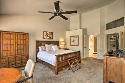 Upscale Scottsdale House Private Yard and Pool - image 17
