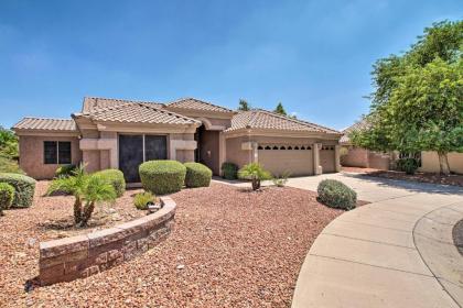 Upscale Scottsdale House Private Yard and Pool - image 5