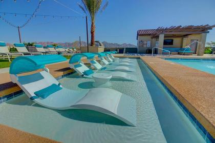 Rooftop Pool~Views~King Beds~Close to shops/Dining(C1131) - image 10