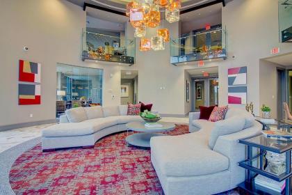 Rooftop Pool~Views~King Beds~Close to shops/Dining(C1131) - image 11