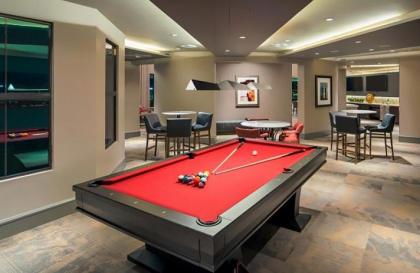 Rooftop Pool~Views~King Beds~Close to shops/Dining(C1131) - image 3
