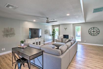 Central Scottsdale Oasis with Pool and Game Room! - image 2