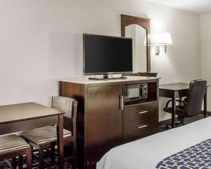 Econo Lodge Scranton - image 10