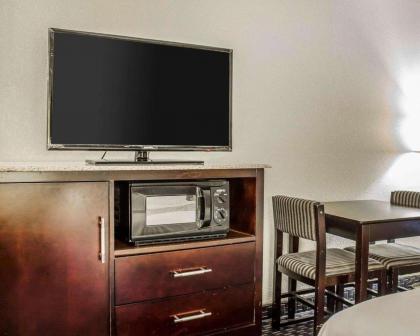 Econo Lodge Scranton - image 11
