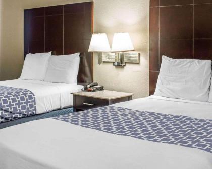 Econo Lodge Scranton - image 12