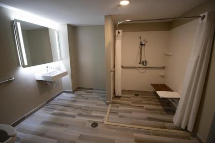 Holiday Inn Scranton East - Dunmore an IHG Hotel - image 10