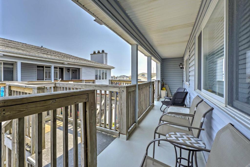 Central Sea Isle City Condo - 1 Block to the Beach - main image
