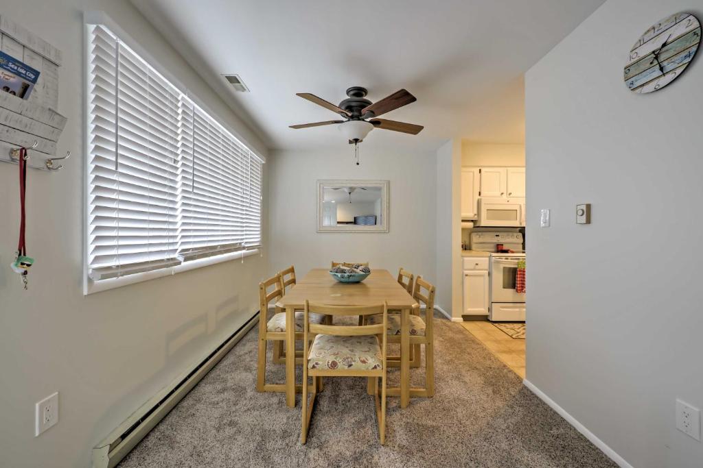 Central Sea Isle City Condo - 1 Block to the Beach - image 5