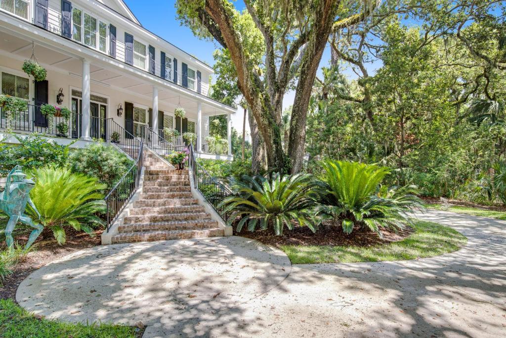 Fern Manor - main image