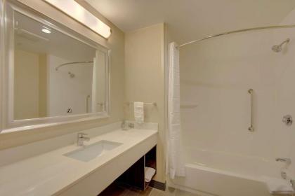 Best Western Hampshire Inn & Suites - image 9