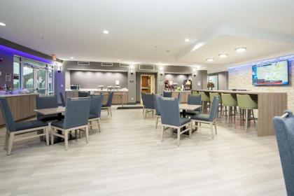 Best Western Plus Seabrook Suites - image 11