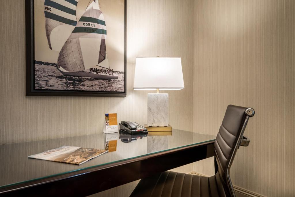 Ayres Hotel Seal Beach - image 3