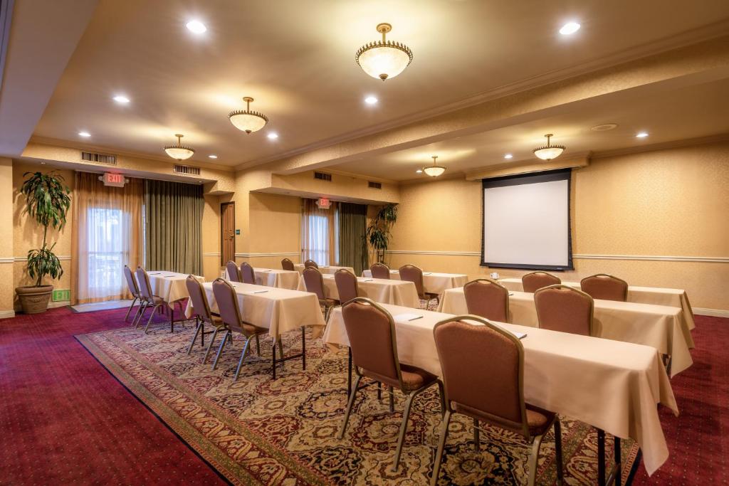 Ayres Hotel Seal Beach - image 5