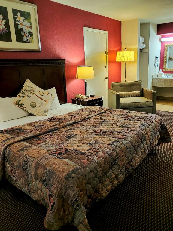 Countryside Inn Sealy - image 3