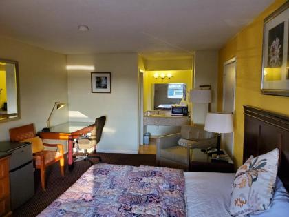 Countryside Inn Sealy - image 6