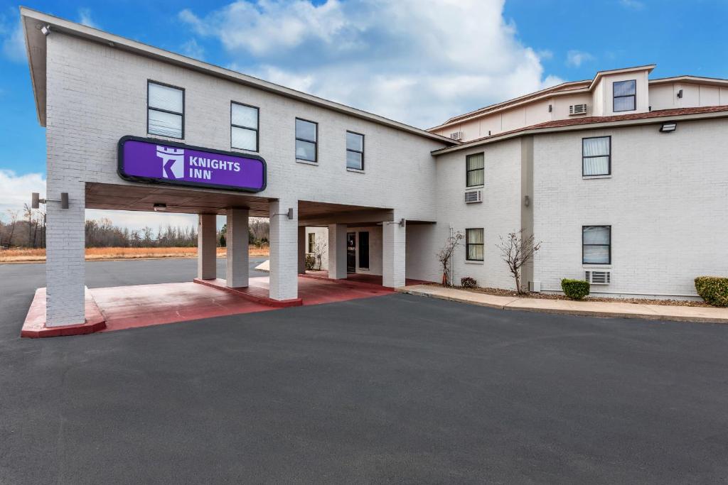 Knights Inn Searcy - image 5