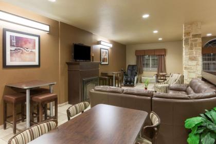 Microtel Inn & Suites by Wyndham Searcy - image 14