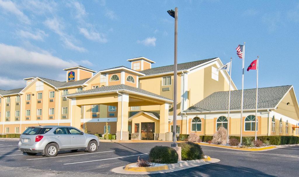 Best Western Plus Searcy Inn - image 3