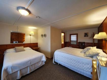 Yardarm Motel - image 3