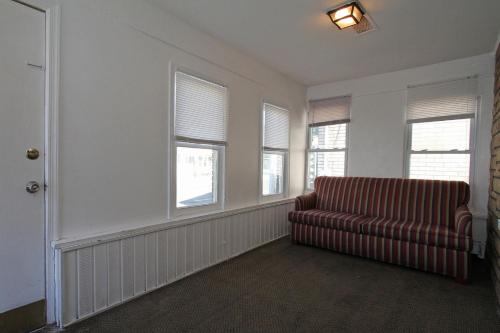 Shore Beach Houses - 43A Lincoln Ave - main image