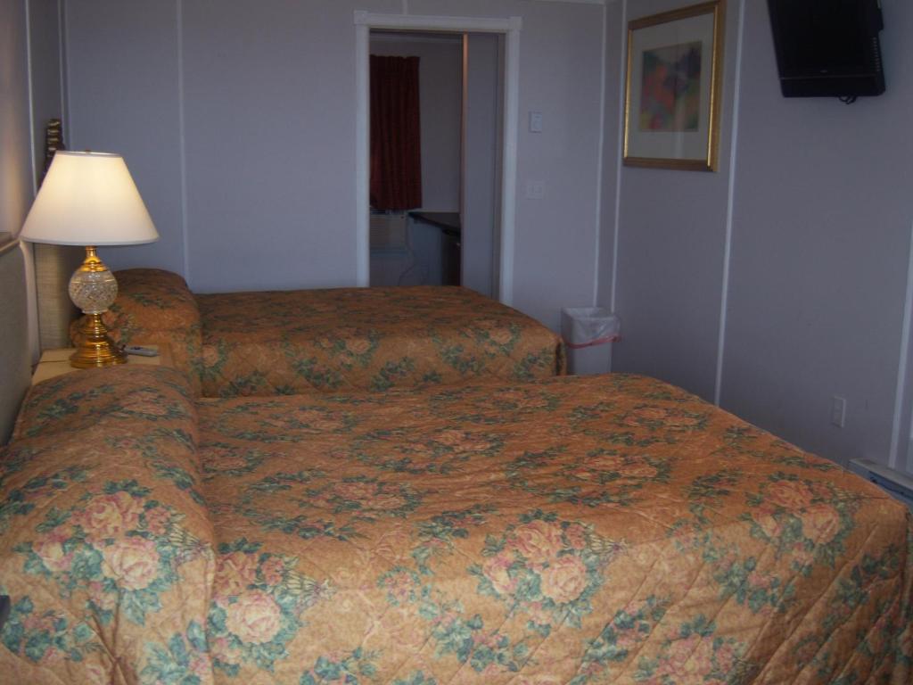 Desert Palm Inn Motel - image 2