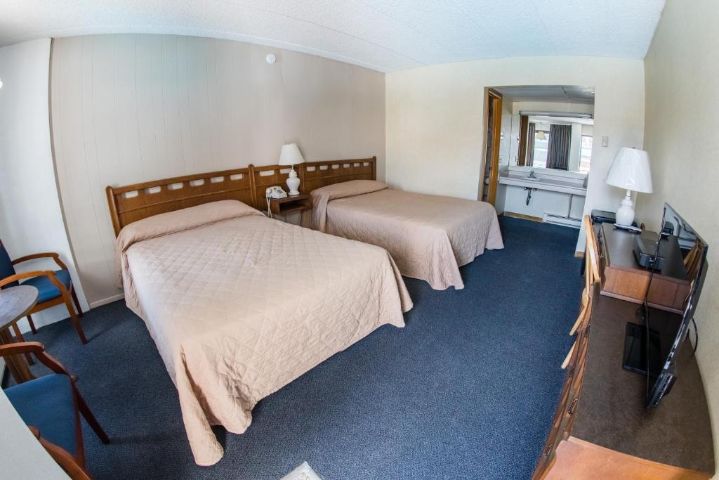 Windjammer Motor Inn - image 5