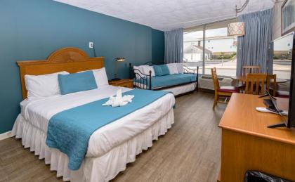 Charlroy Motel - image 12