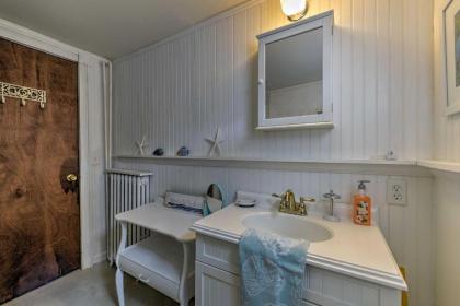 Seaside Park Apt with Outdoor Shower- Walk to Beach! - image 2