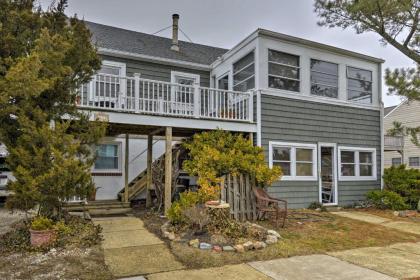 Seaside Park Apt with Outdoor Shower- Walk to Beach! - image 9