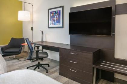 Holiday Inn Express Hotel & Suites Seaside Convention Center an IHG Hotel - image 2