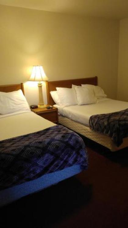 Hillcrest Inn - image 3