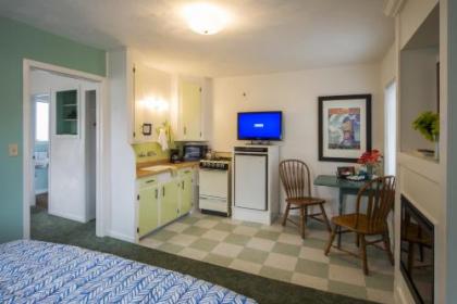 Beachside Inn - image 3