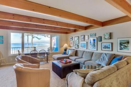 Spectacular Seaside Surf-View Home - image 5