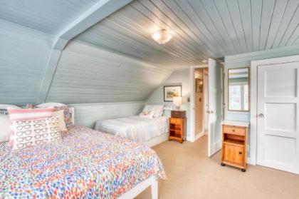 Seaside Classic Cottage - image 5