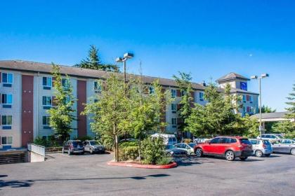 Sleep Inn SeaTac - image 10