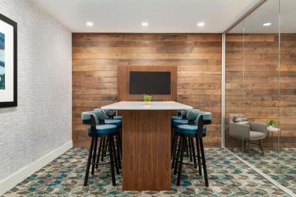 Hilton Garden Inn Seattle Airport - image 13