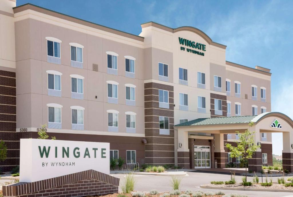 Wingate by Wyndham SeaTac Airport - main image