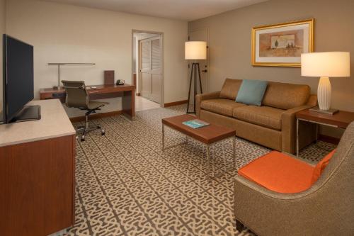 DoubleTree Suites by Hilton Seattle Airport/Southcenter - image 5