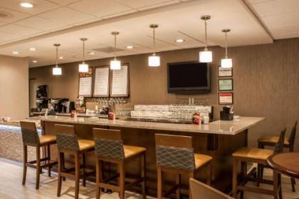 Clarion Hotel Seatac - image 2