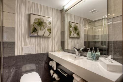 Crowne Plaza Seattle Airport an IHG Hotel - image 2