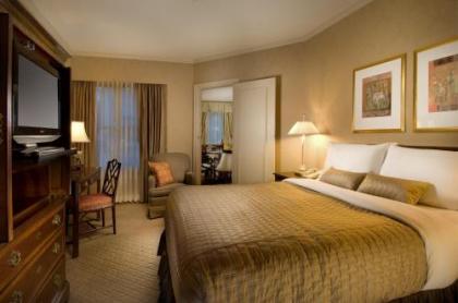 Mayflower Park Hotel - image 4