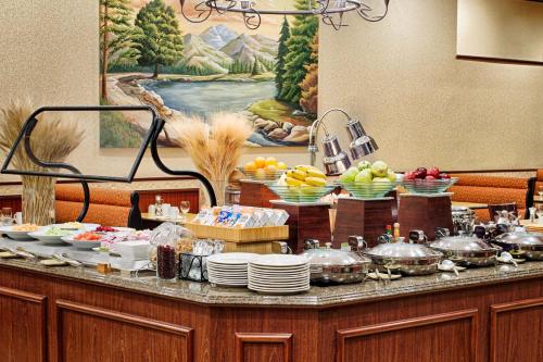 DoubleTree by Hilton Seattle Airport - image 4