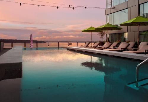 Four Seasons Hotel Seattle - main image