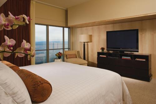 Four Seasons Hotel Seattle - image 4