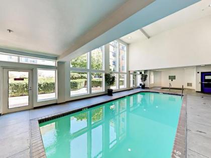 Belltown Court Condo - Indoor Pool & Rooftop Deck condo