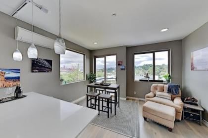 Chic West Seattle Townhome with Private Rooftop Deck townhouse