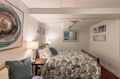 Seattle Urban Village- Unit B- Lago Vista- Lake Union- Sleeps 6 - image 2