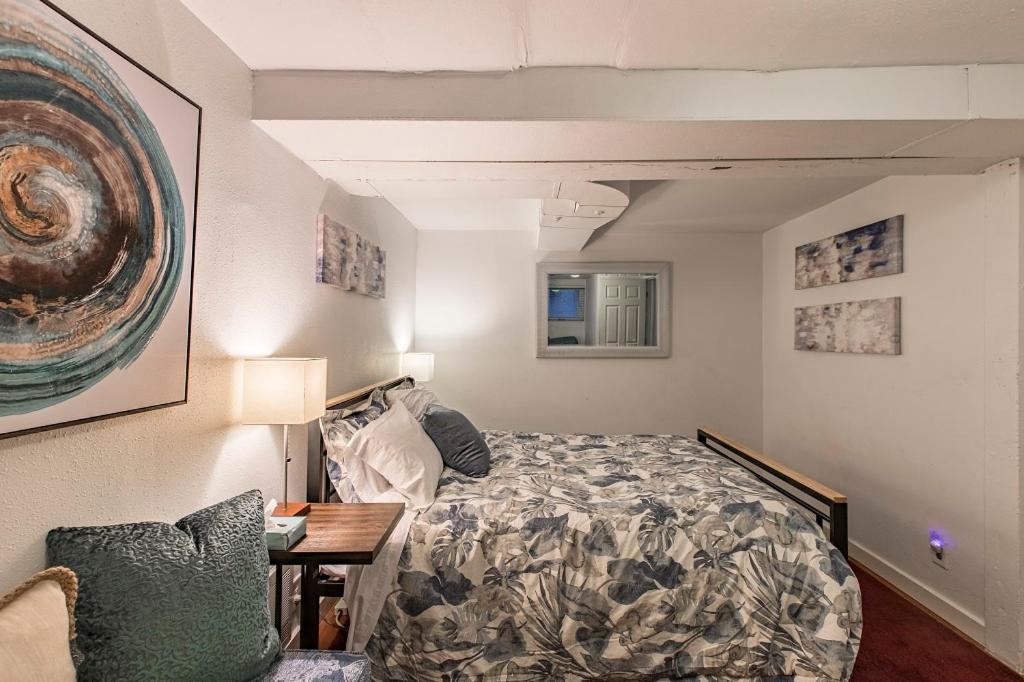 Seattle Urban Village- Unit B- Lago Vista- Lake Union- Sleeps 6 - image 2