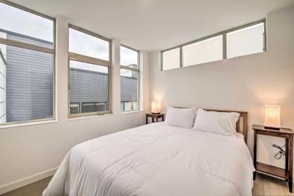 Chic Townhome 2 Miles to Pike Place Market! - image 17