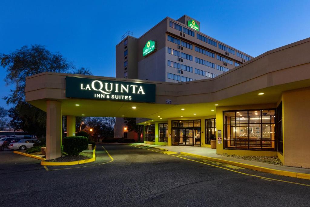 La Quinta by Wyndham Secaucus Meadowlands - main image